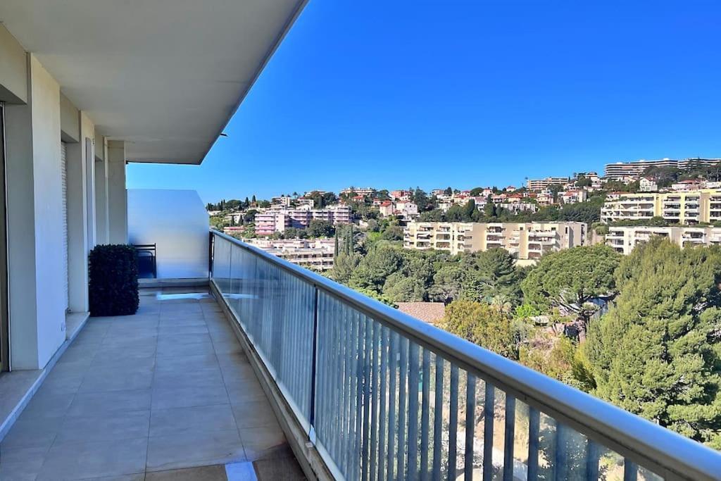 Apartamento La Baia Dei Ange Niza Exterior foto
