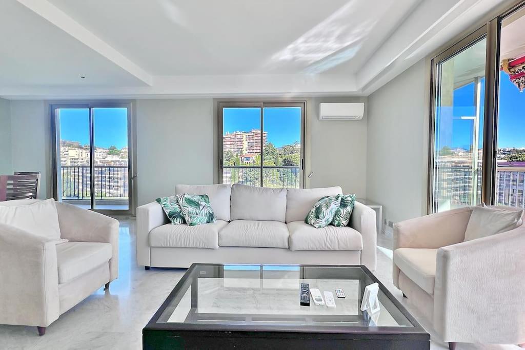 Apartamento La Baia Dei Ange Niza Exterior foto